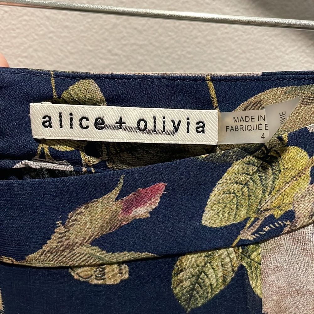 ALICE + OLIVIA Moody Floral Silk & Lace Skirt. Size 4 - Picture 11 of 11